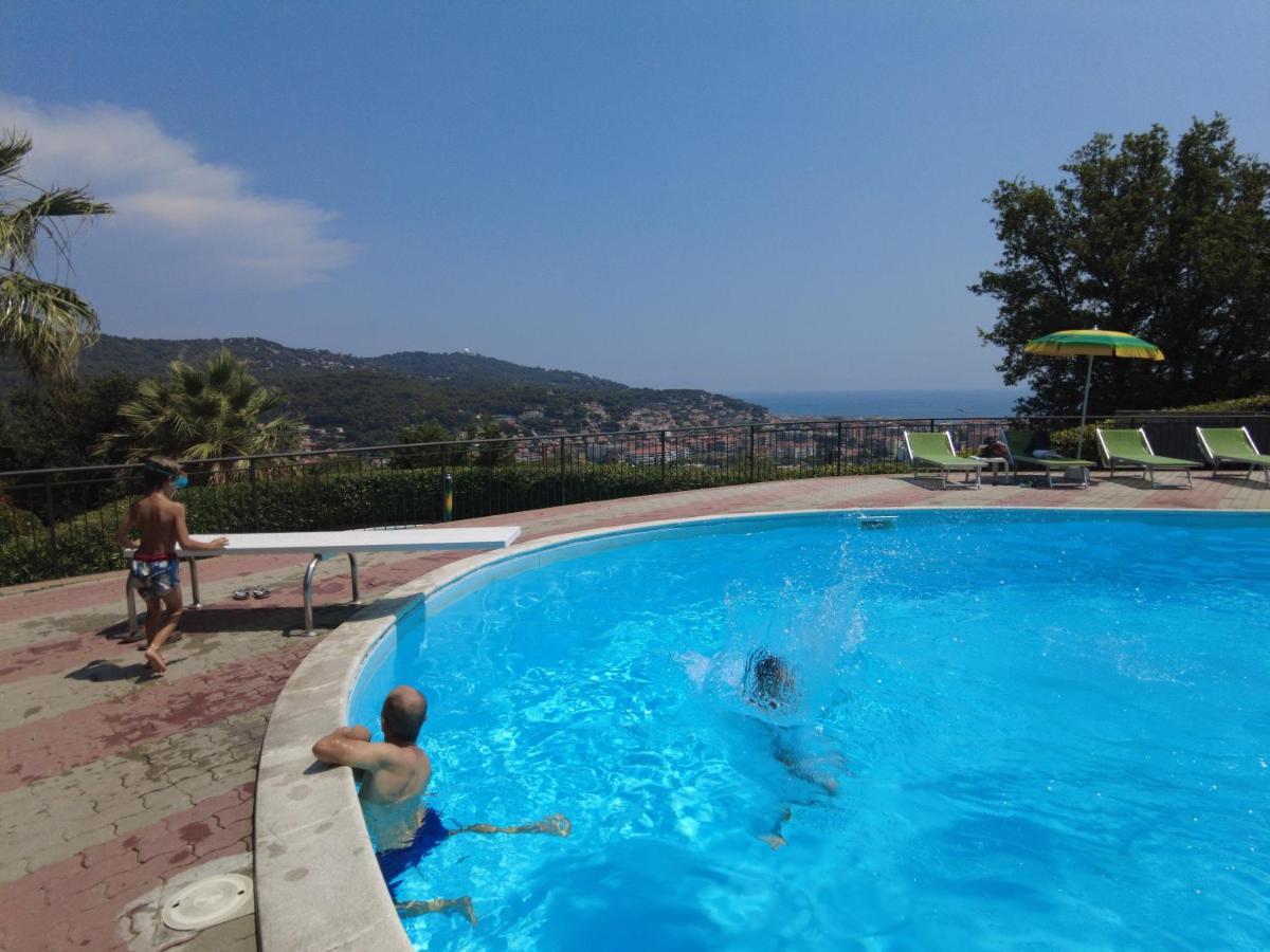 Villaggio Colombo Nuova Gestione Marina dʼMarina dʼAndora Buitenkant foto